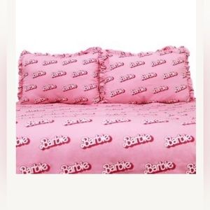 Barbie x Cakeworthy Ruffle Duvet Set NWT Excellent Condition
